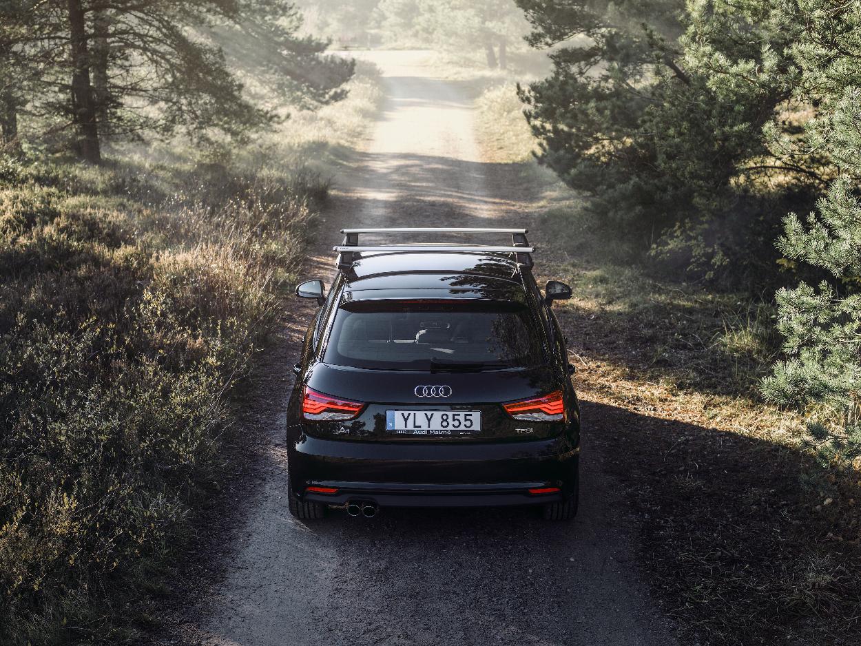 Motor Garage selling Towing Accessories and Towbar Fitting